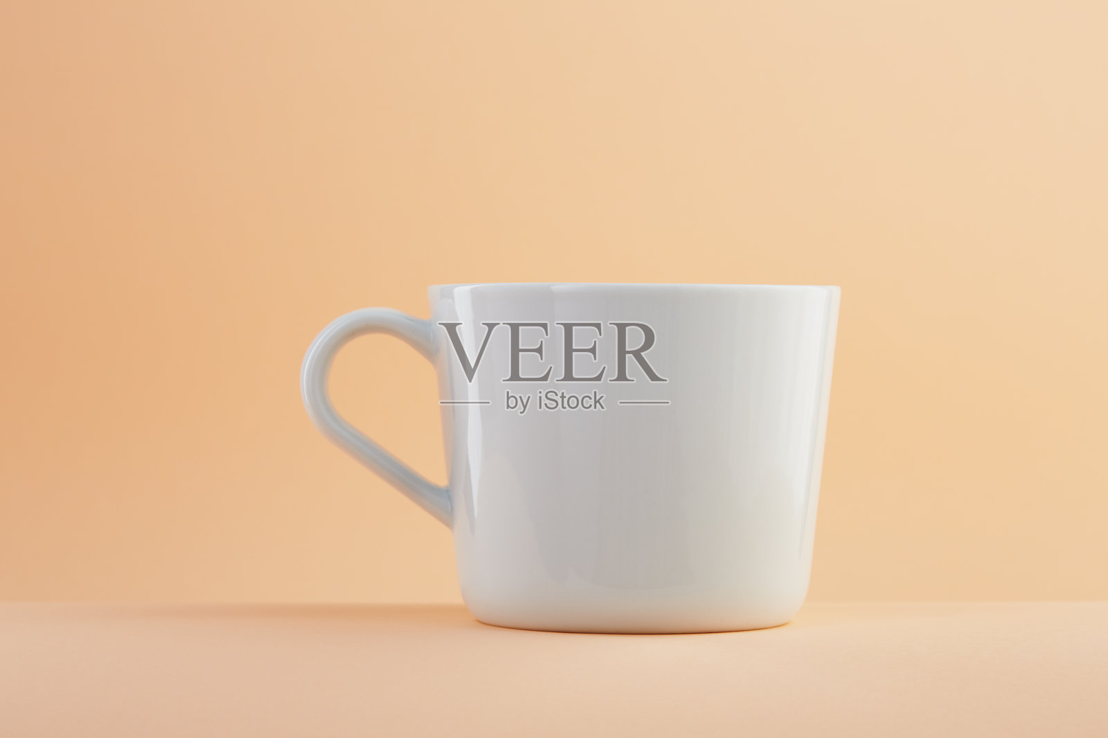 白色的咖啡杯照片摄影图片