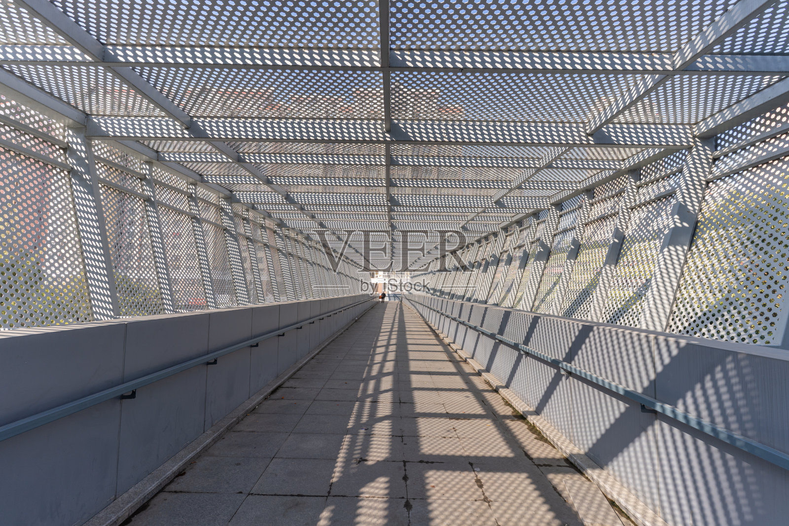 在建的行人天桥照片摄影图片