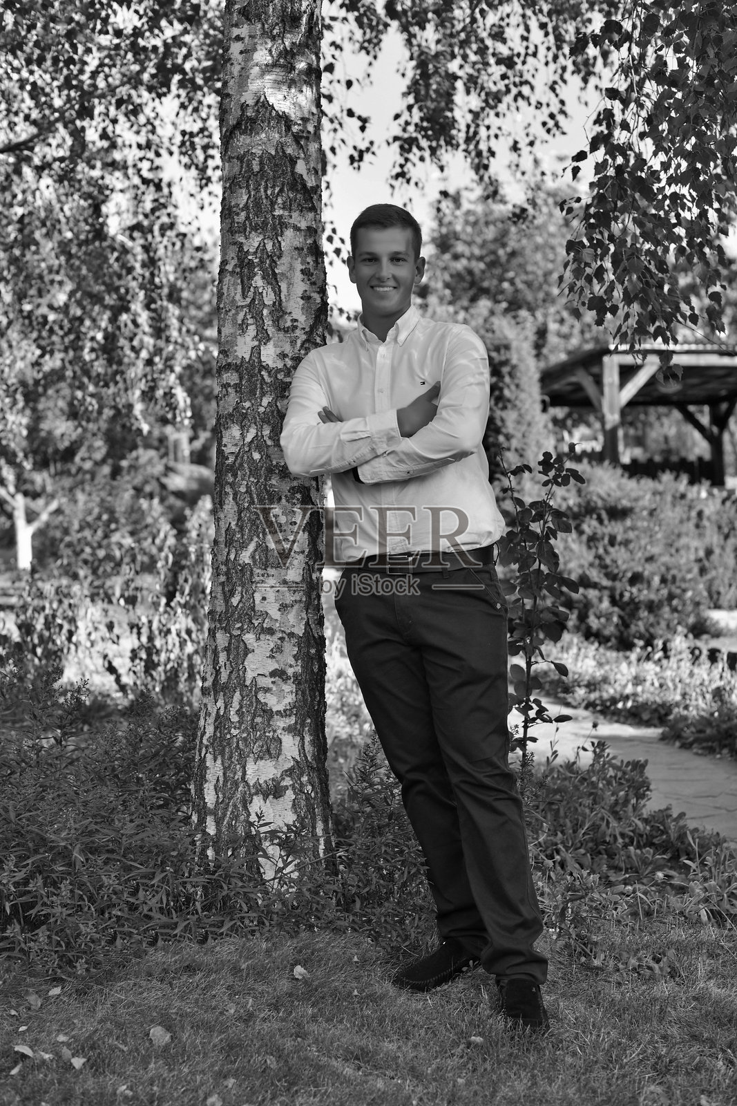 一位英俊的18岁年轻男子。照片摄影图片