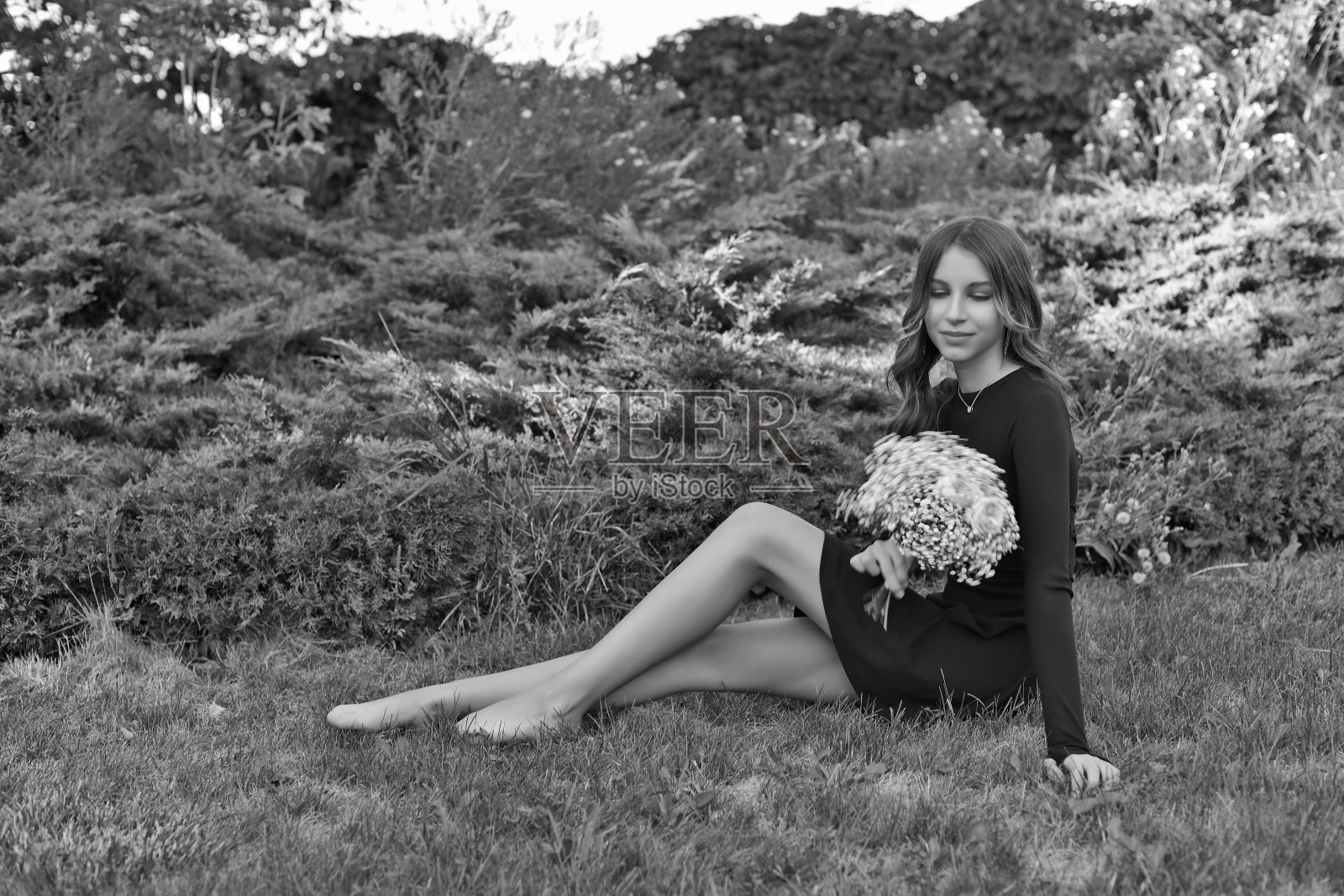 一位 14 岁的漂亮年轻女孩在乡村娱乐中心照片摄影图片