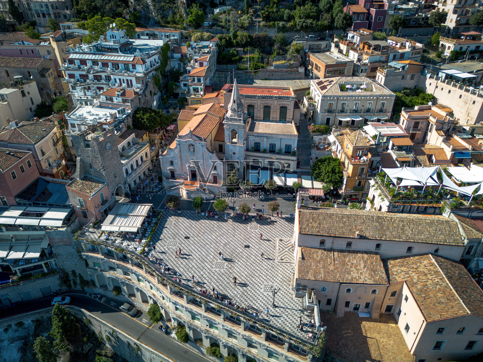 无人机拍摄的西西里陶尔米纳照片照片摄影图片