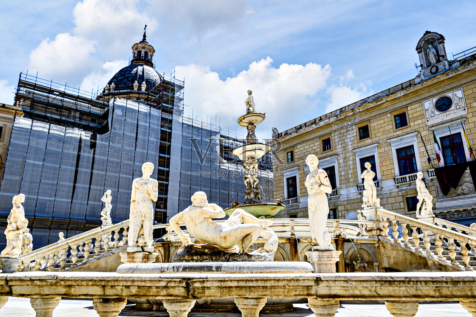西西里巴勒莫羞耻广场的普雷托利亚喷泉照片摄影图片