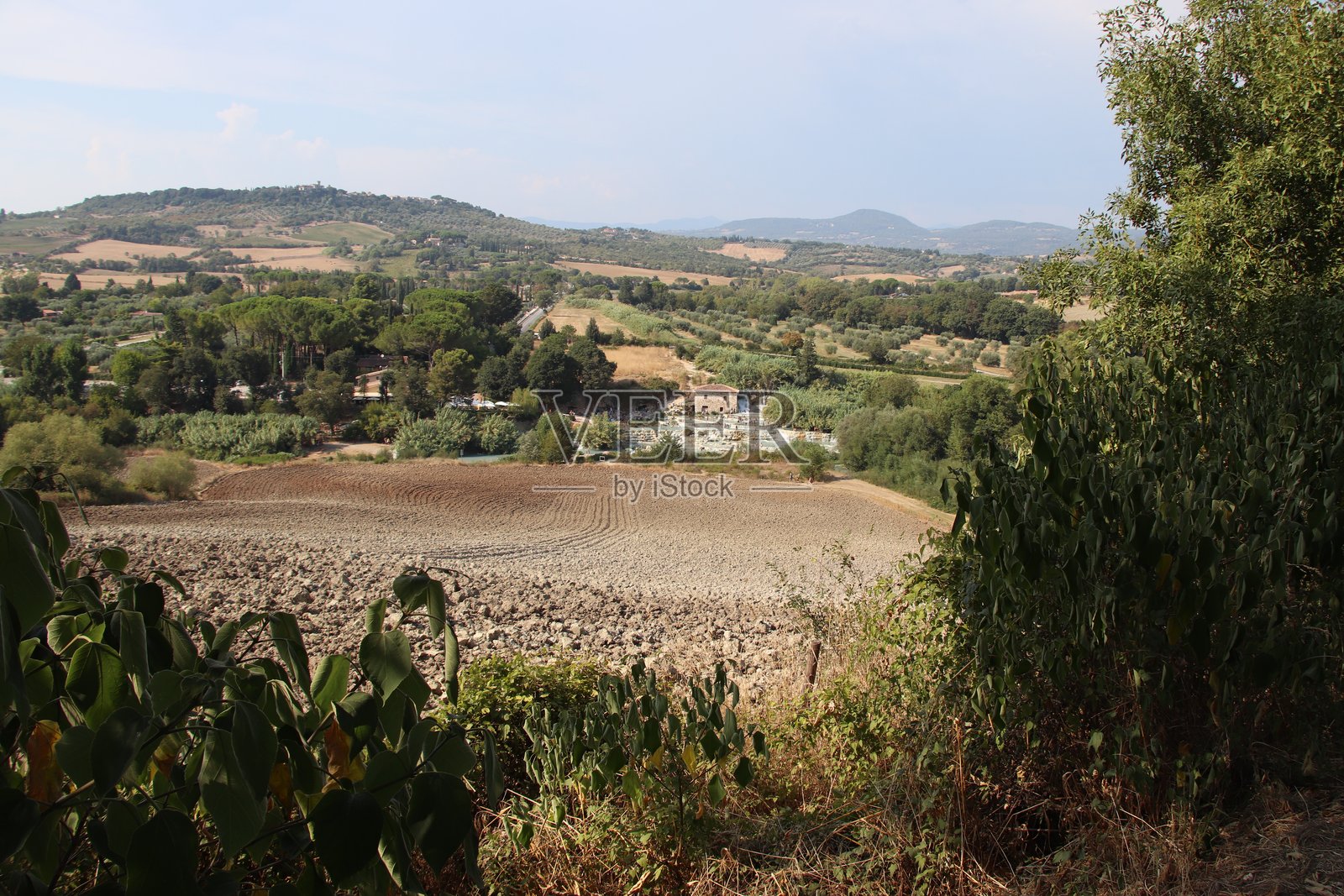 意大利托斯卡纳萨图尼亚的著名温泉瀑布穆利诺瀑布照片摄影图片