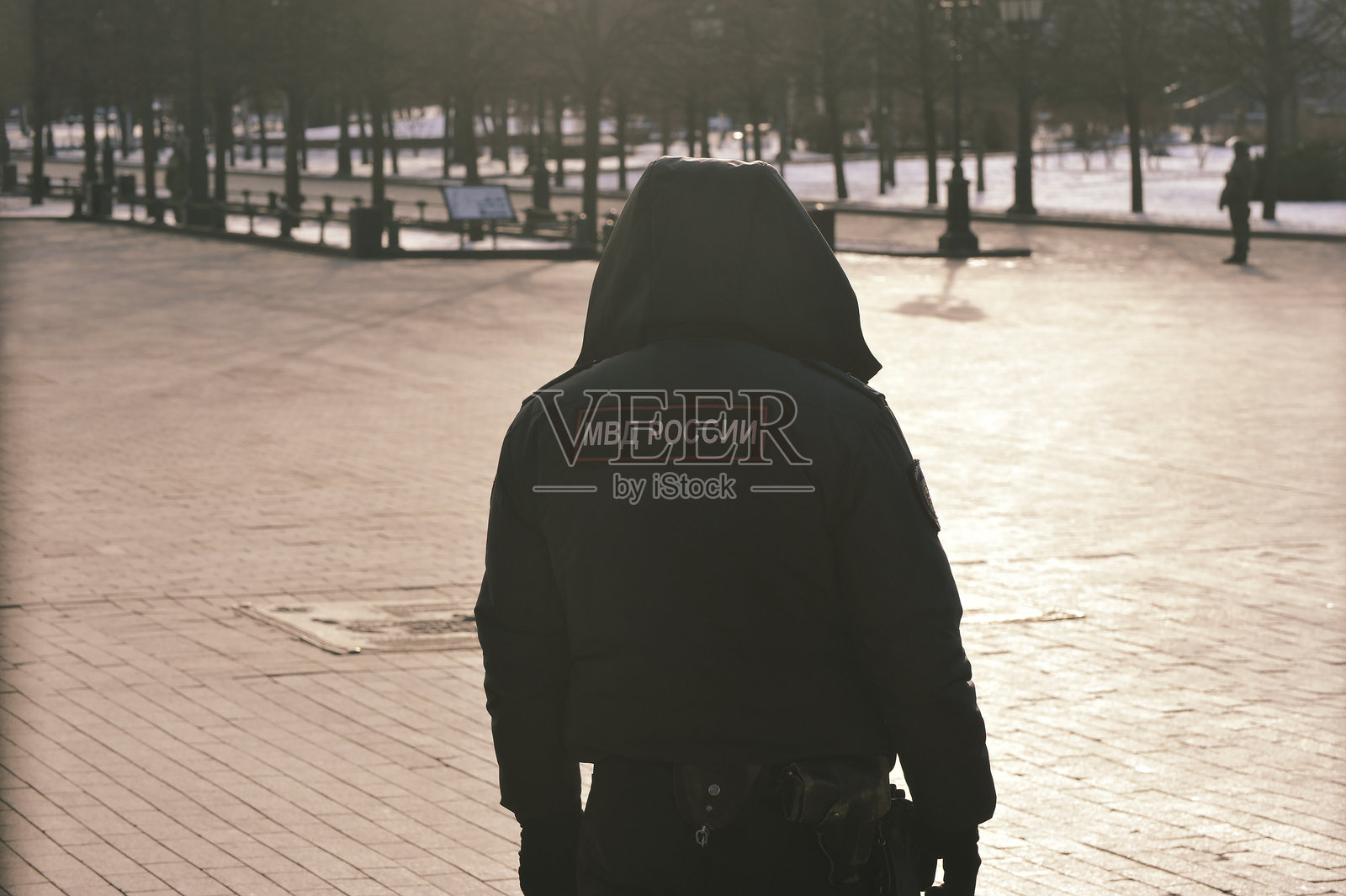 俄罗斯内务部一名员工在莫斯科亚历山大花园照片摄影图片