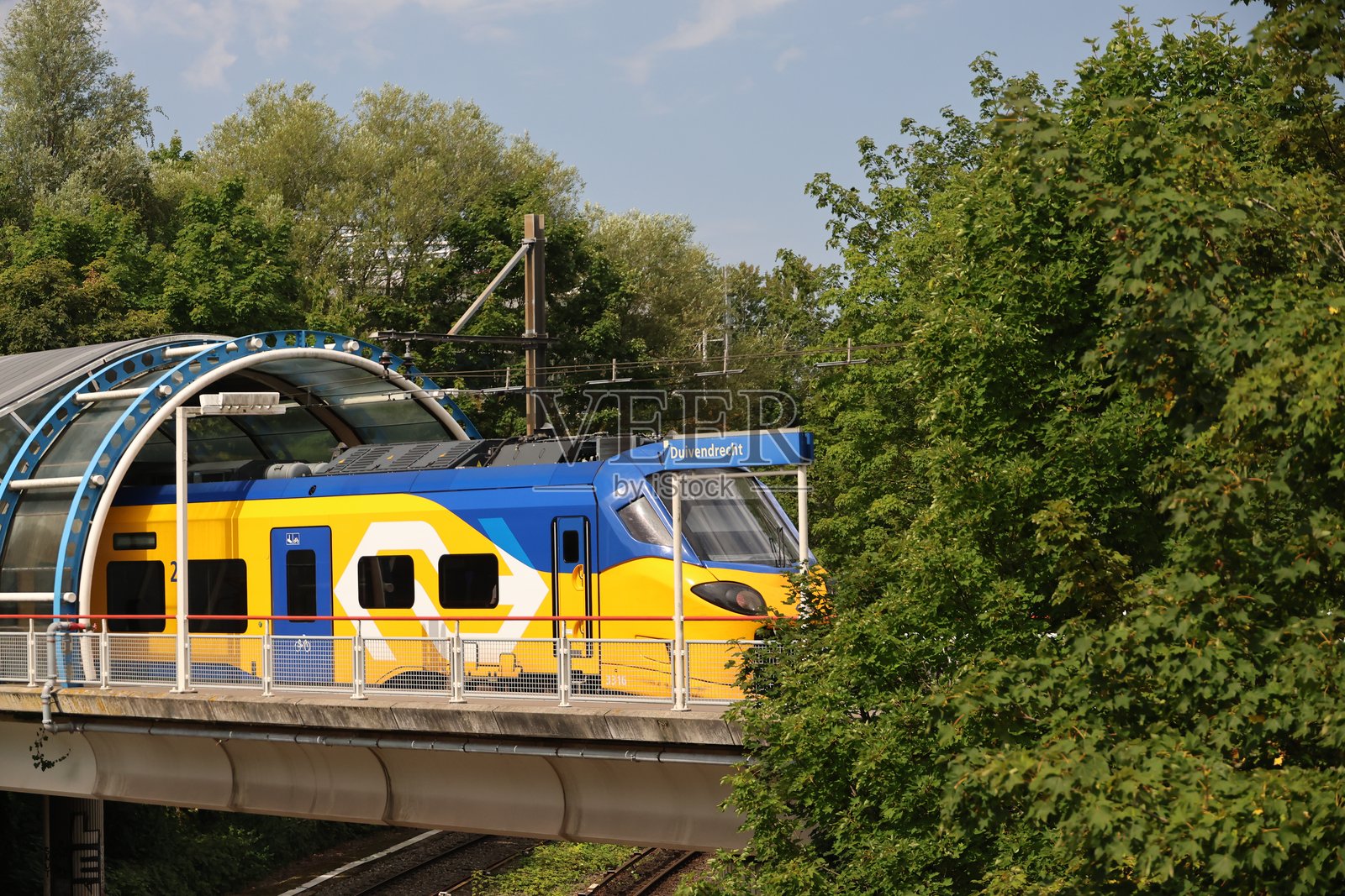 杜伊文德雷赫特站的欧洲之星城际列车照片摄影图片