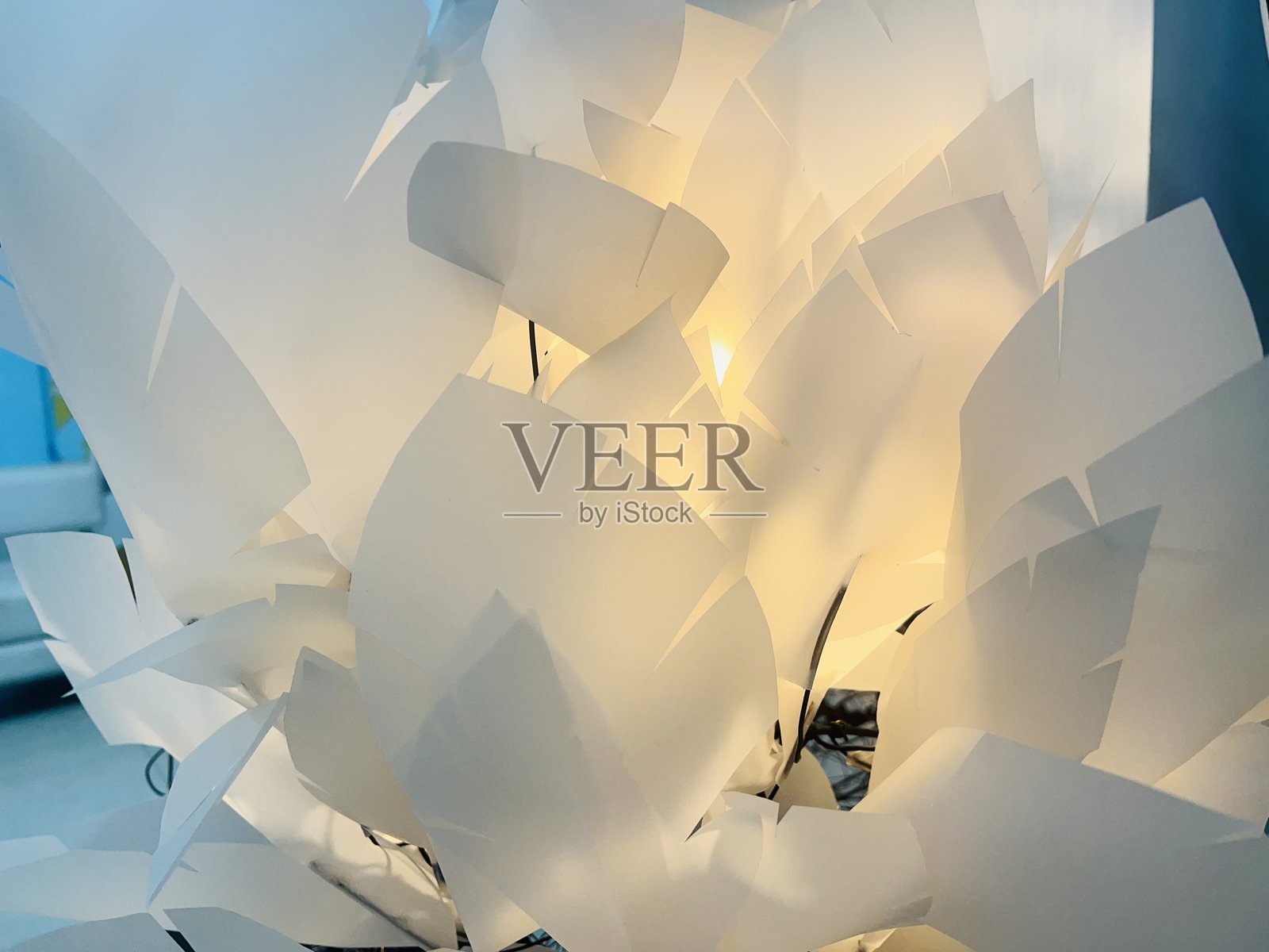 抽象的白色纸张灯光装置照片摄影图片