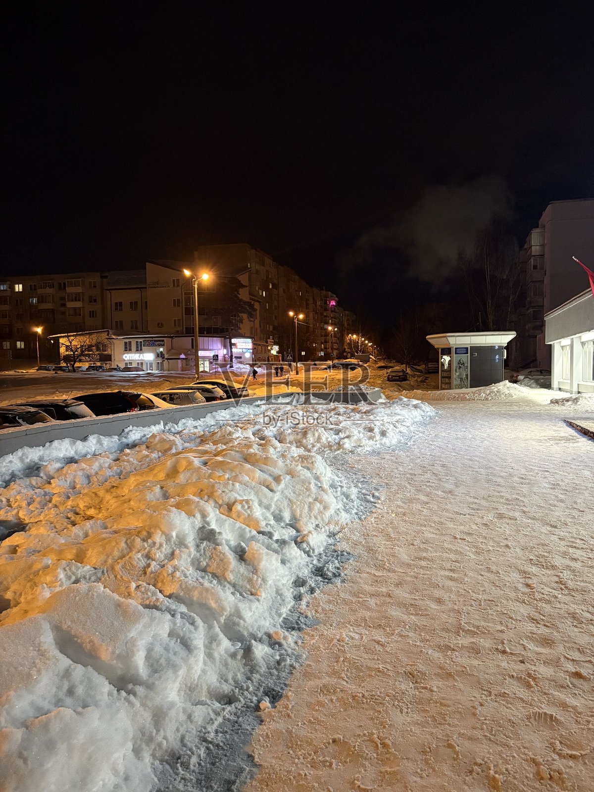 白俄罗斯明斯克美丽的如画的冬夜景观照片摄影图片
