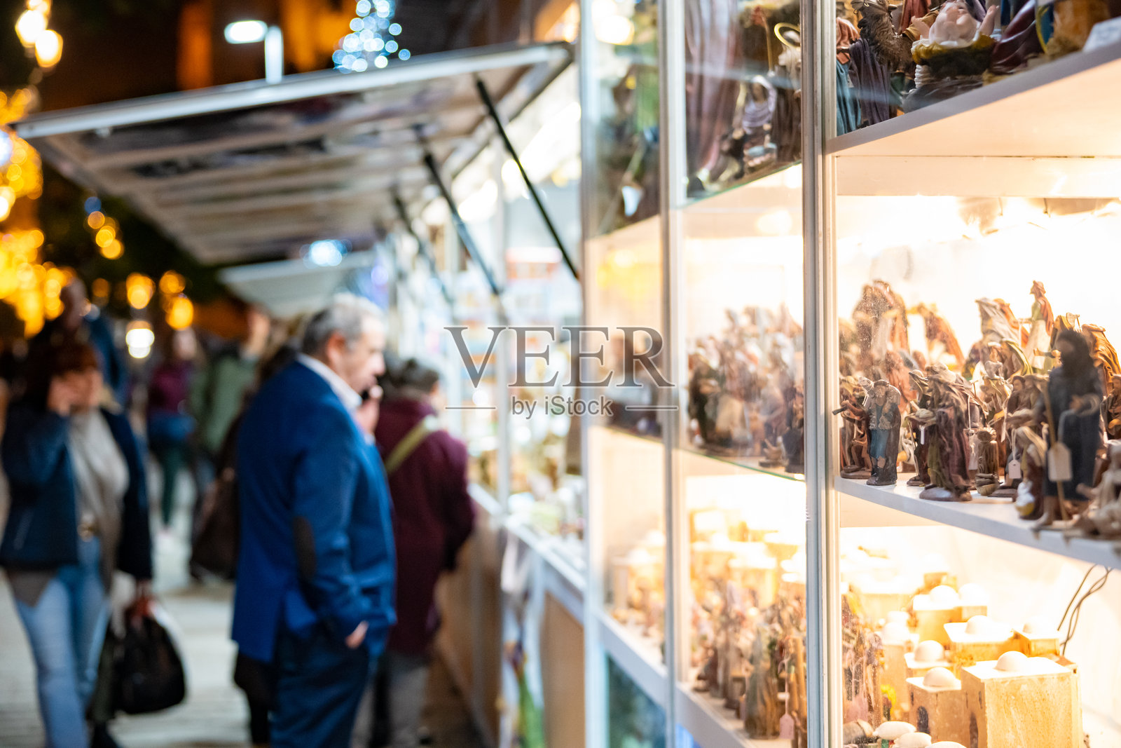 圣诞节期间塞维利亚大教堂的耶稣诞生场景集市照片摄影图片