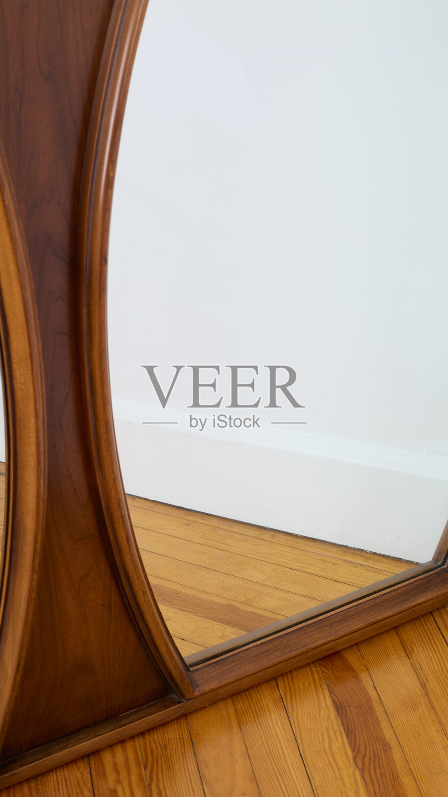 复古木框镜子照片摄影图片