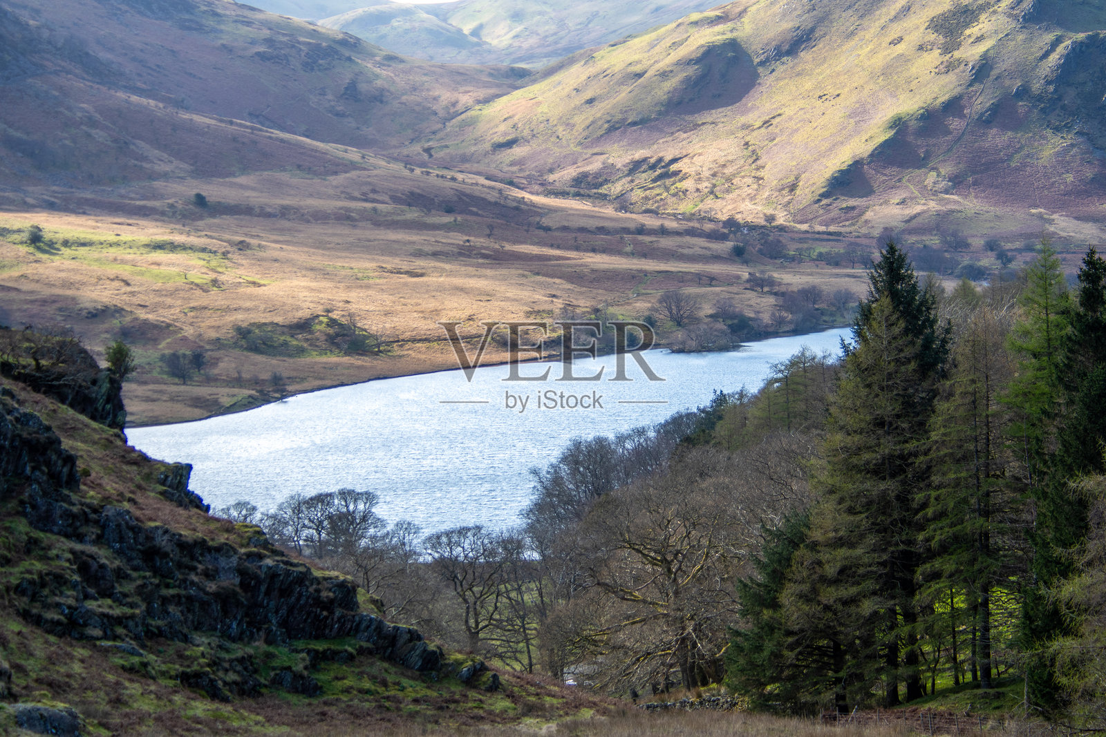 英格兰湖区克鲁莫克湖的全景照片摄影图片