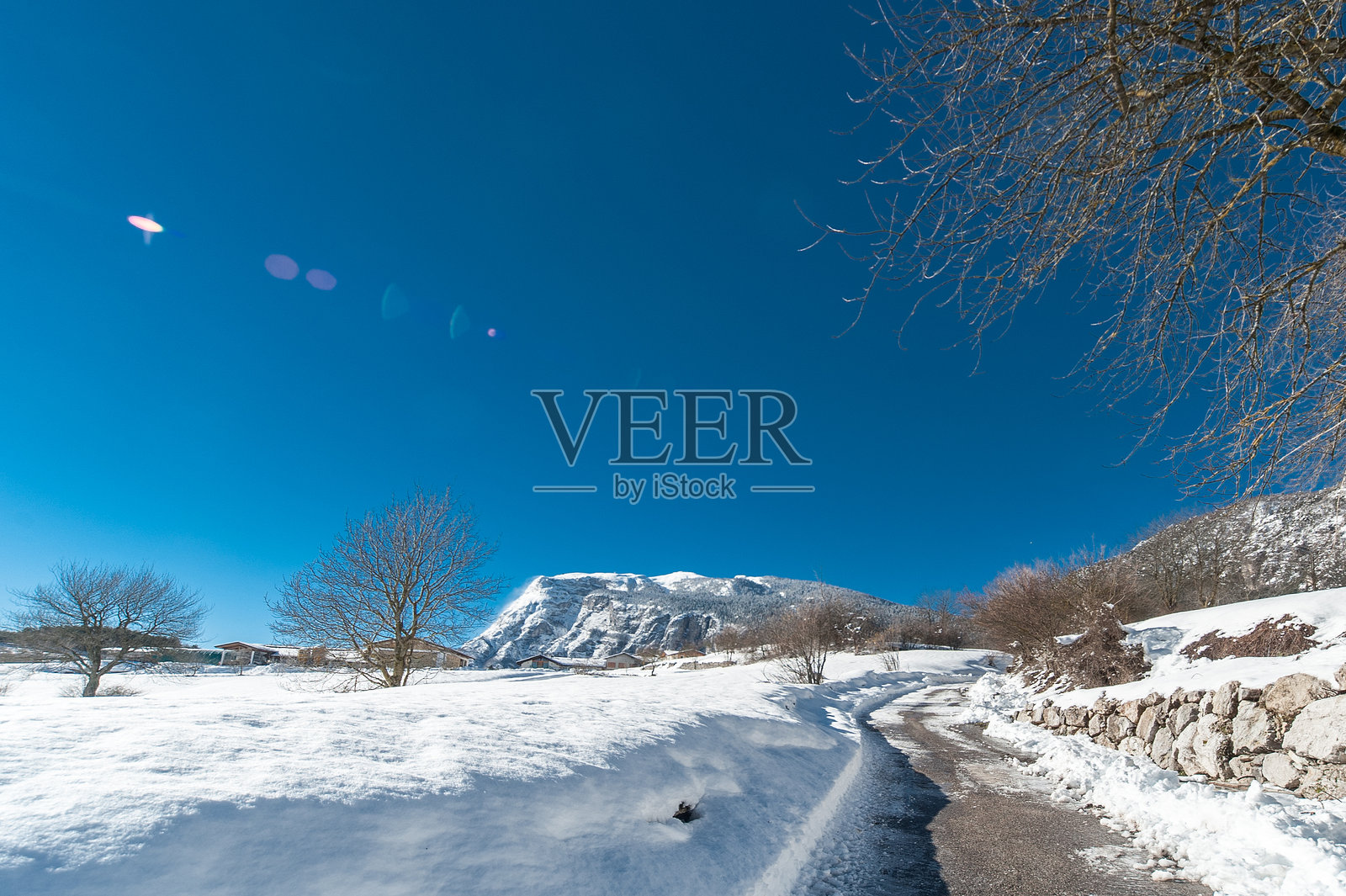 特伦蒂诺的雪景照片摄影图片