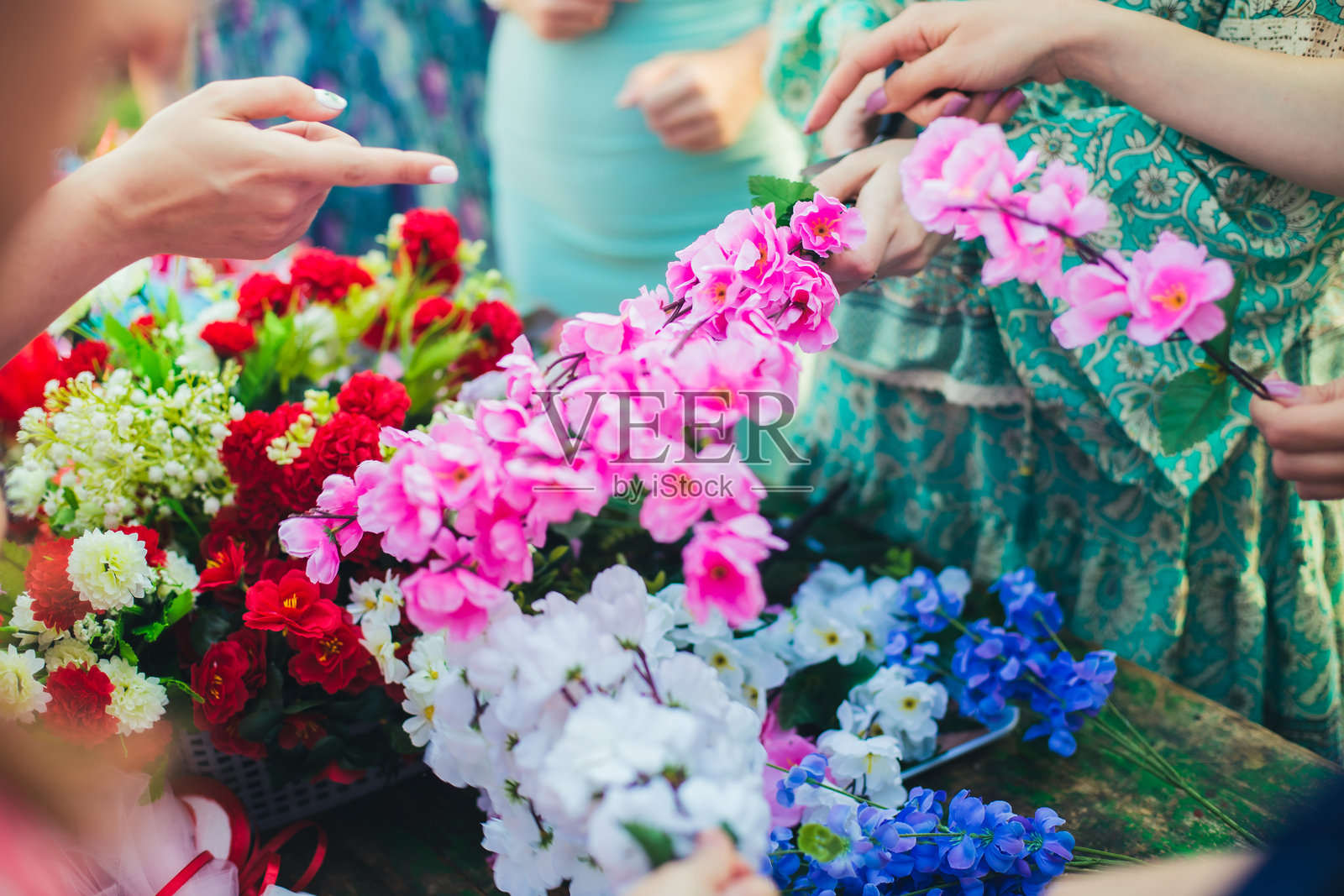 女性制作插花素材图片照片摄影图片