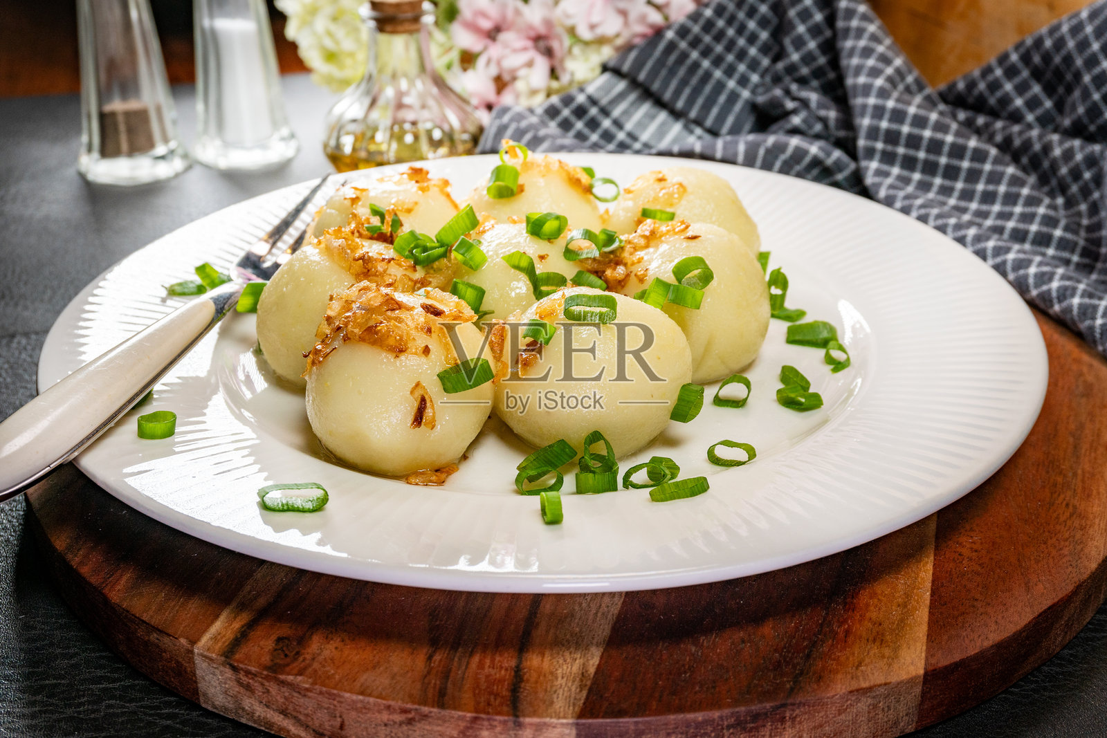 土豆肉饺照片摄影图片