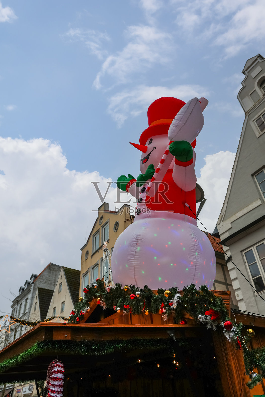 充气雪人装饰弗伦斯堡圣诞集市摊位照片摄影图片