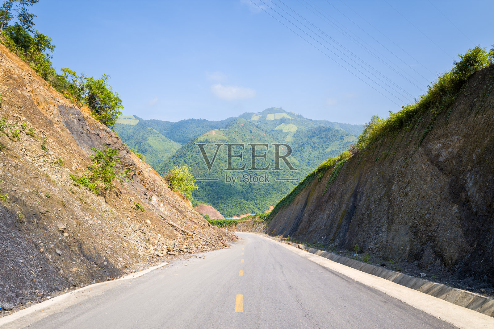 山隘公路，有削坡，莱州照片摄影图片