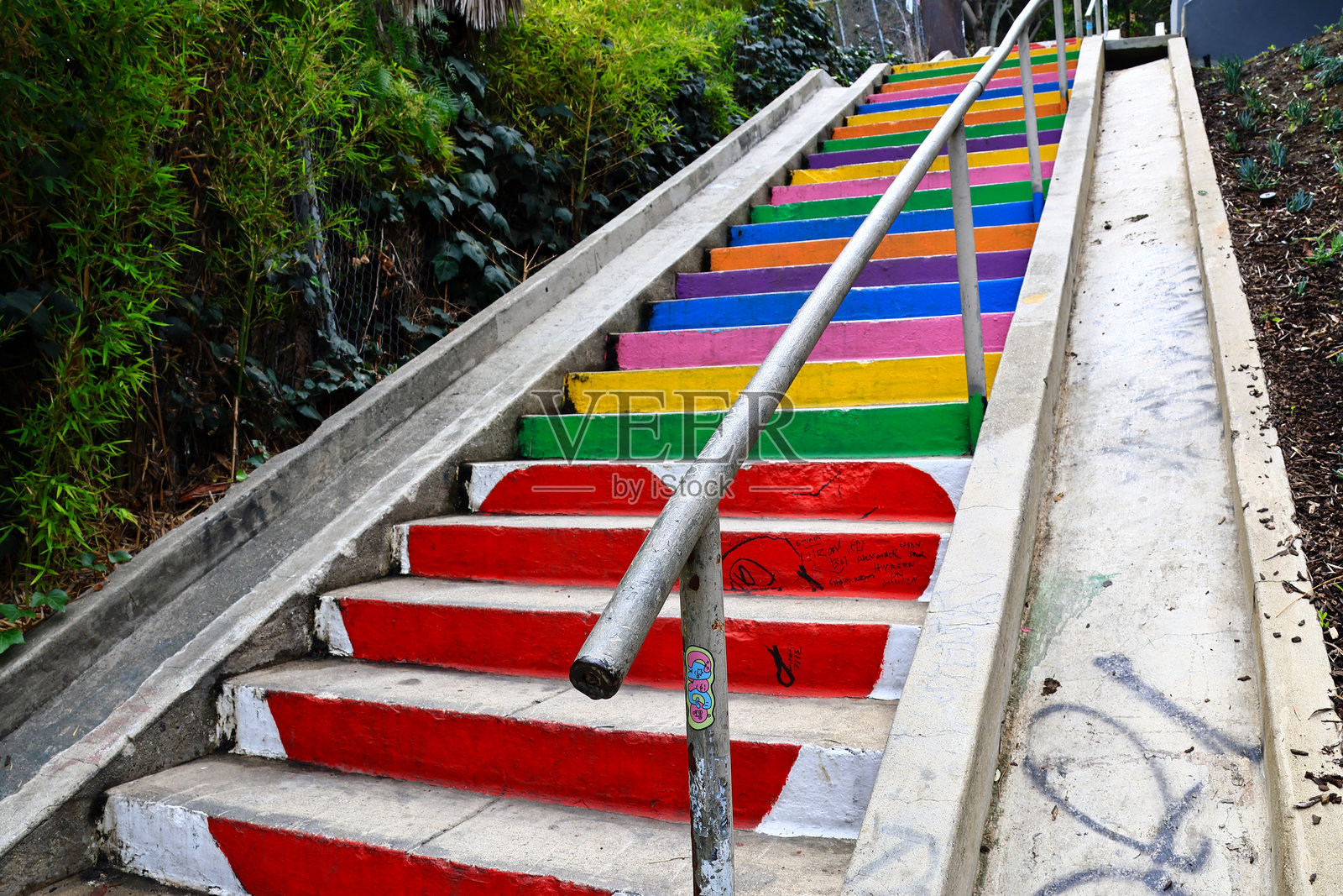 洛杉矶,加利福尼亚州 – 2025年11月12日:米歇尔托雷纳阶梯,位于米歇尔托雷纳街银湖社区的户外楼梯照片摄影图片