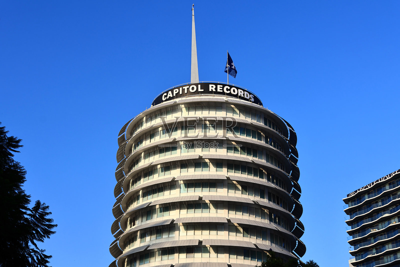 洛杉矶，加利福尼亚州 – 2025年11月4日：国会唱片大厦，好莱坞标志性的圆形音乐产业地标照片摄影图片