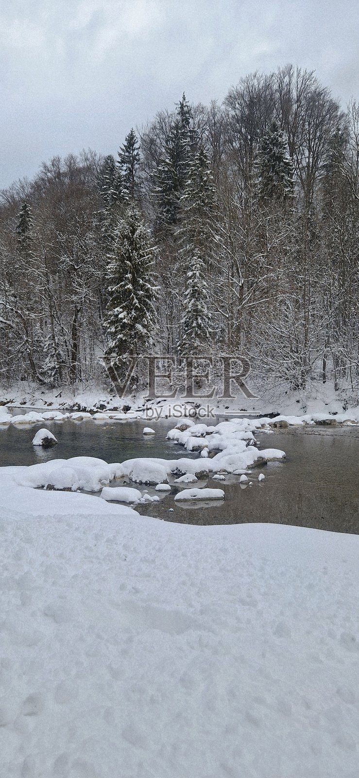 河上和谐照片摄影图片