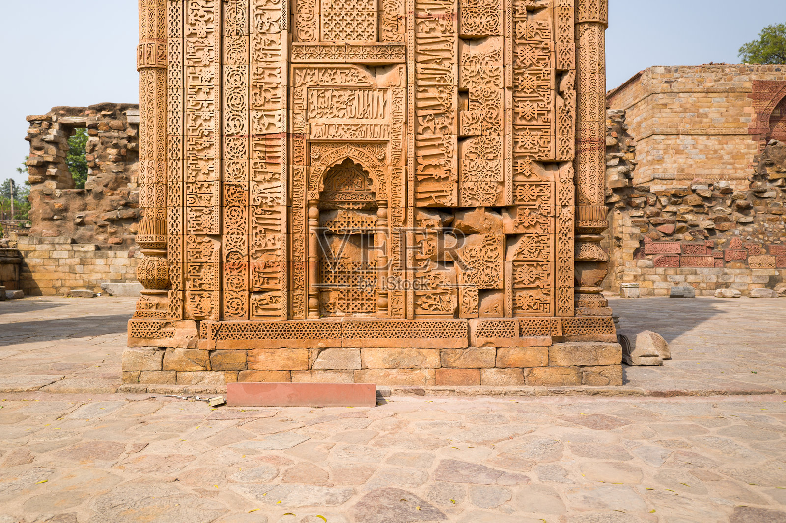 德里库特布塔建筑群精美的砂岩雕刻照片摄影图片