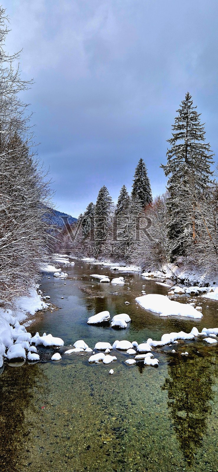 白色冬日景色的和谐照片摄影图片