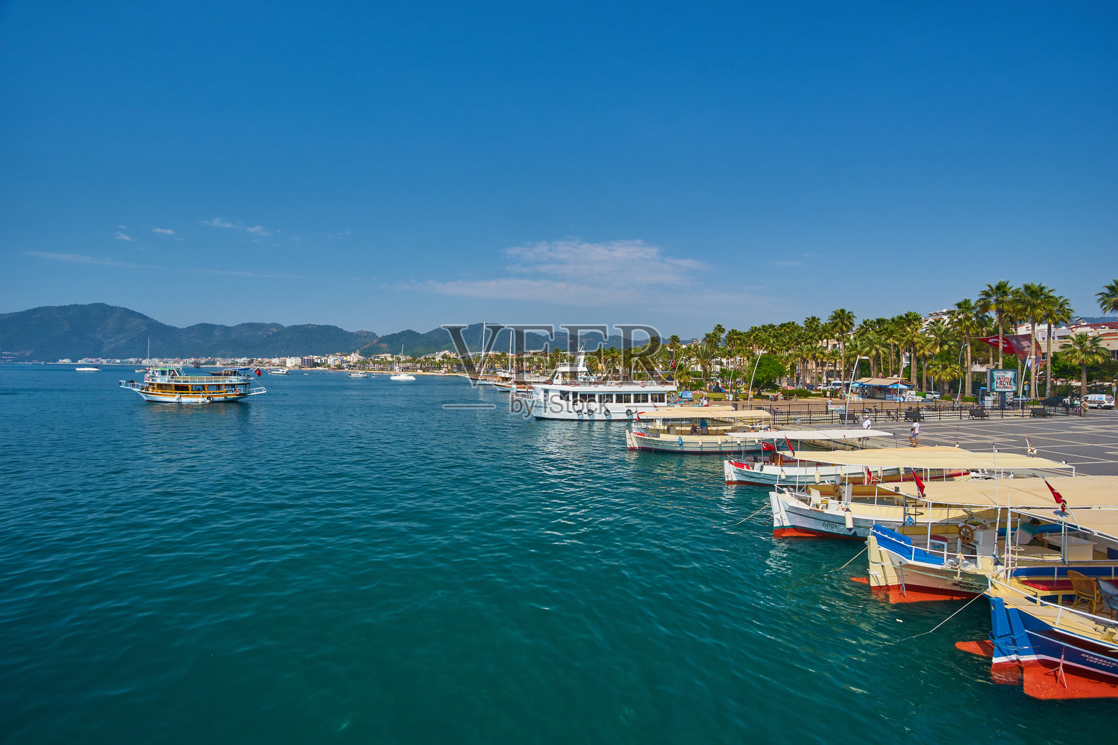 土耳其马尔马里斯 - 2018年4月30日：土耳其马尔马里斯码头景观照片摄影图片