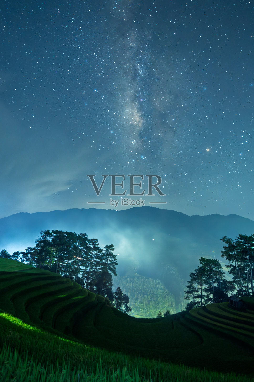 越南 mu cang chai 梯田上的银河照片摄影图片