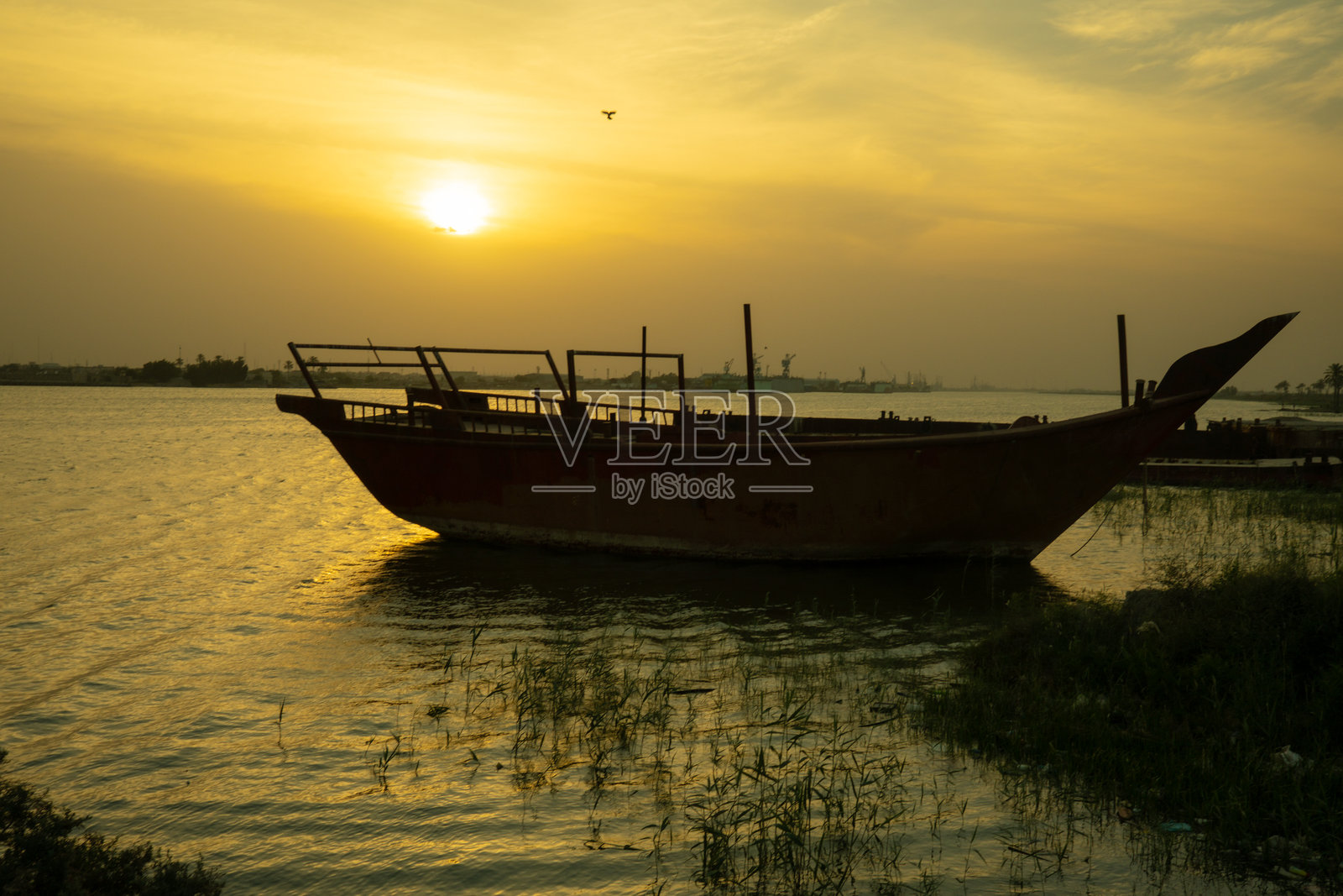 伊拉克巴士拉市 Shat-Alrab 河的河流旅行照片照片摄影图片