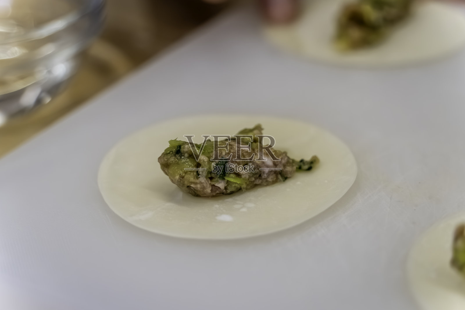 制作煎饺照片摄影图片