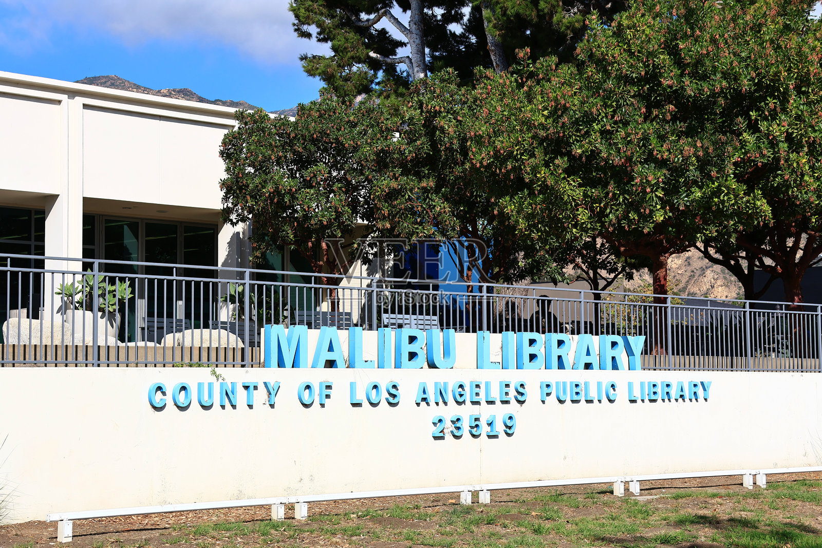 马里布公共图书馆，地址：23519 West Civic Center Way, Malibu照片摄影图片