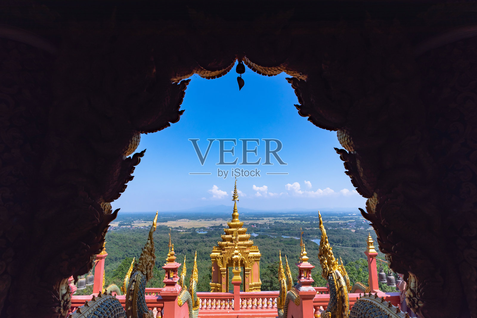 泰国兰帕府最美的观景点——禅顶寺，一座佛教寺庙照片摄影图片