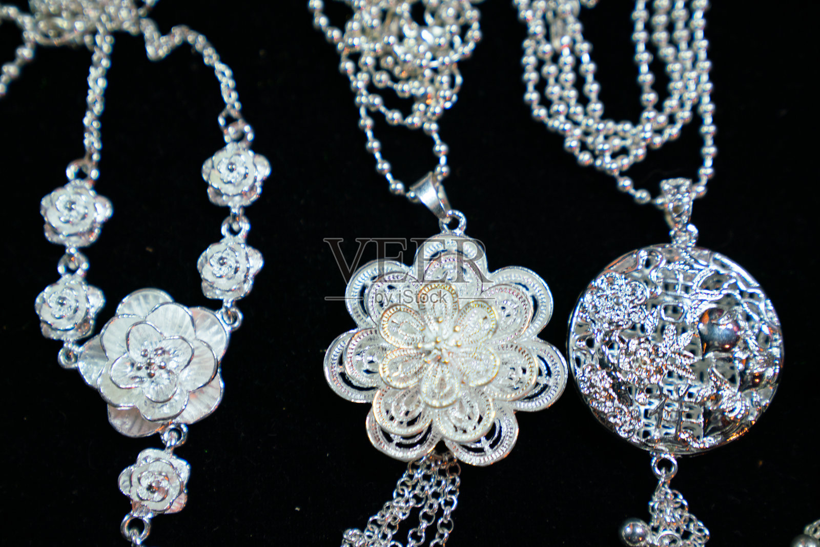 苗族银饰，中国苗族传统银饰工艺，中国，亚洲照片摄影图片