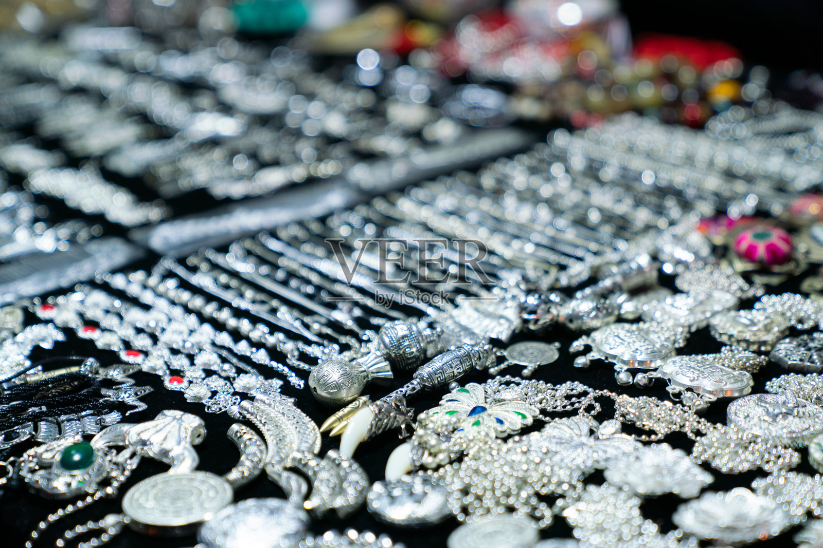 苗族银饰，中国苗族传统银饰工艺，中国，亚洲照片摄影图片