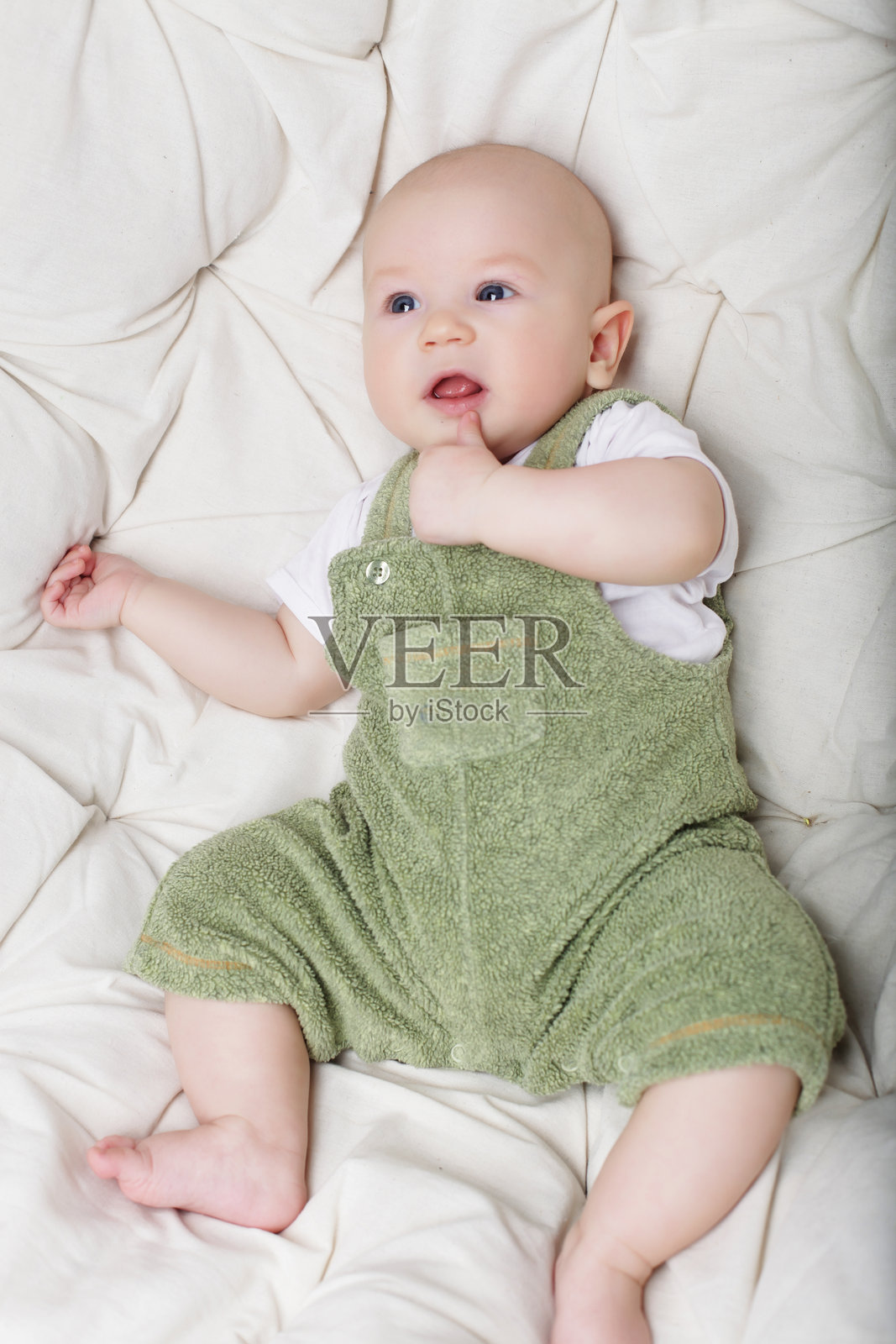 可爱宝宝的肖像照片摄影图片