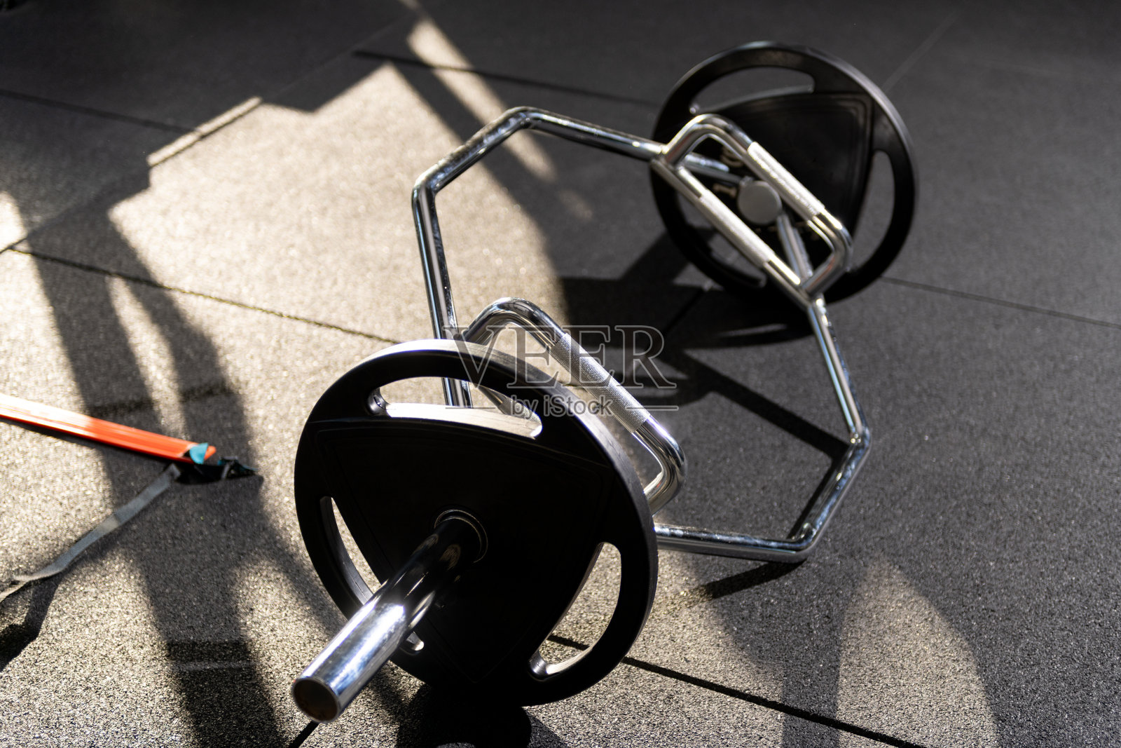 健身房内20公斤负重训练架特写照片摄影图片