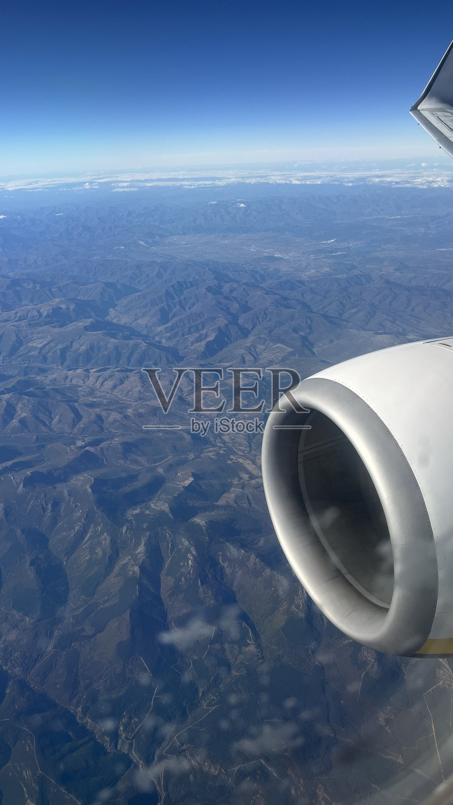 飞机上看到的西班牙的航拍景象。照片摄影图片