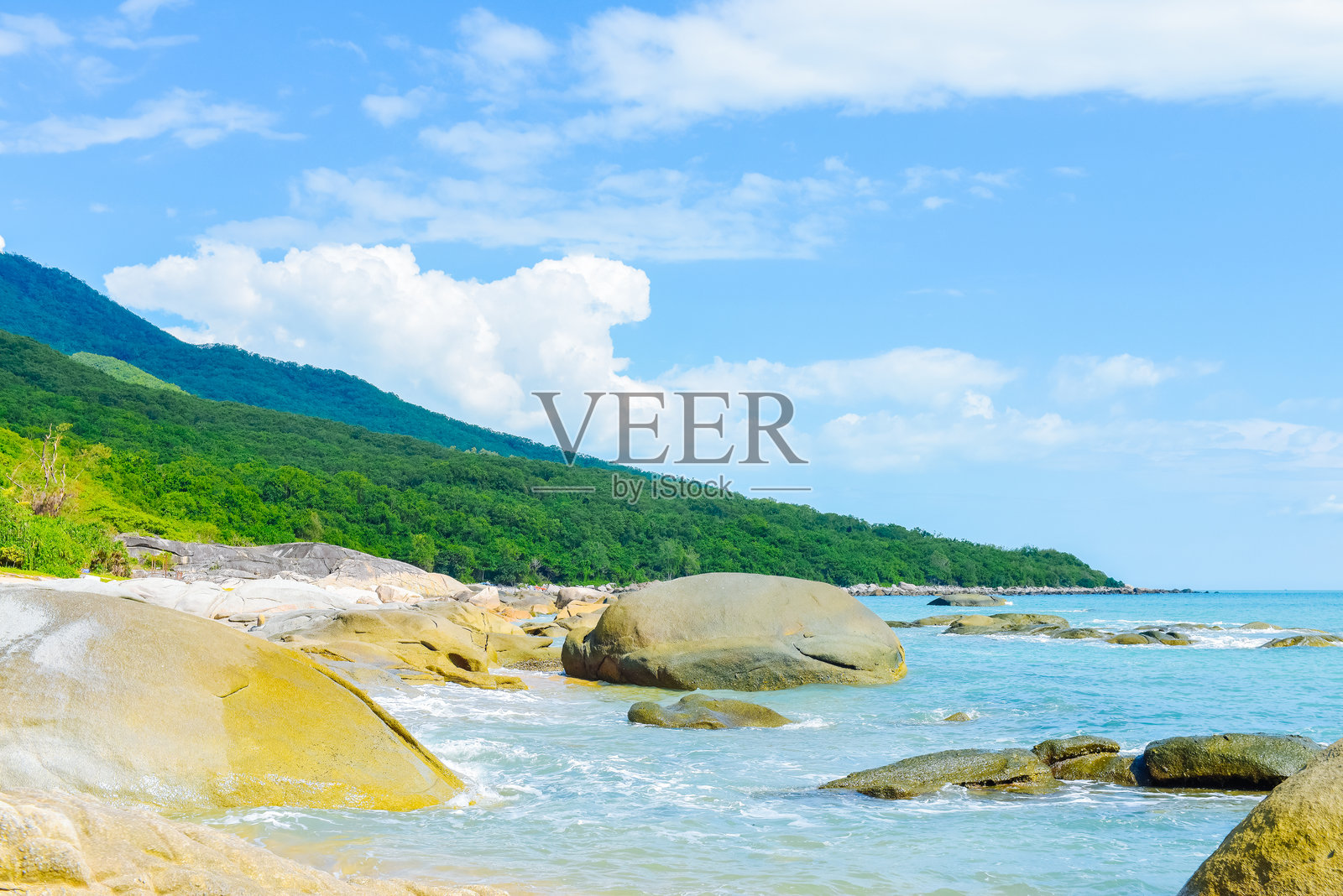 中国海南三亚市三亚大小洞天景区风光照片摄影图片