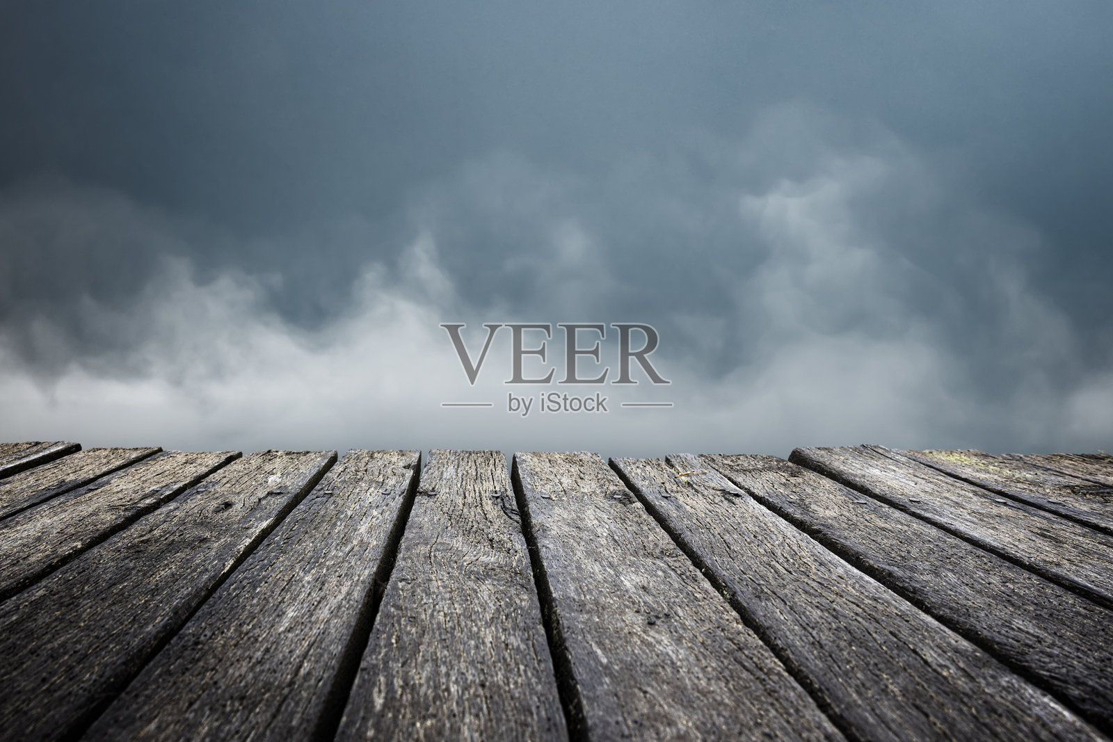 饱经风霜的木制门廊照片摄影图片