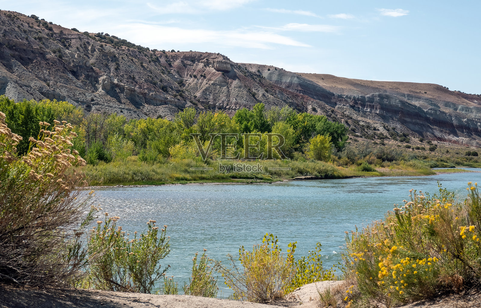 犹他州恐龙国家纪念碑的绿河照片摄影图片