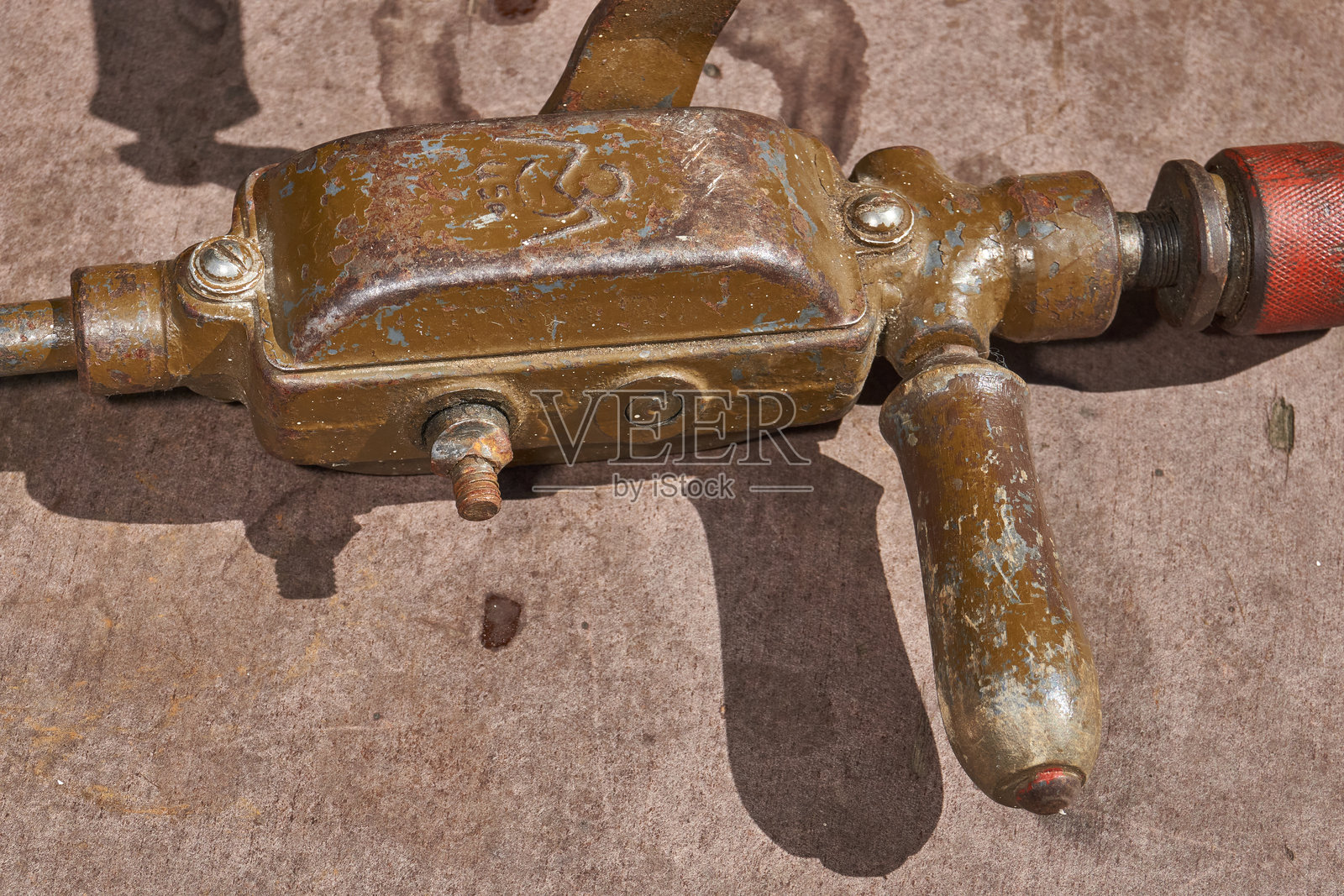 老式手摇机械驱动钻照片摄影图片