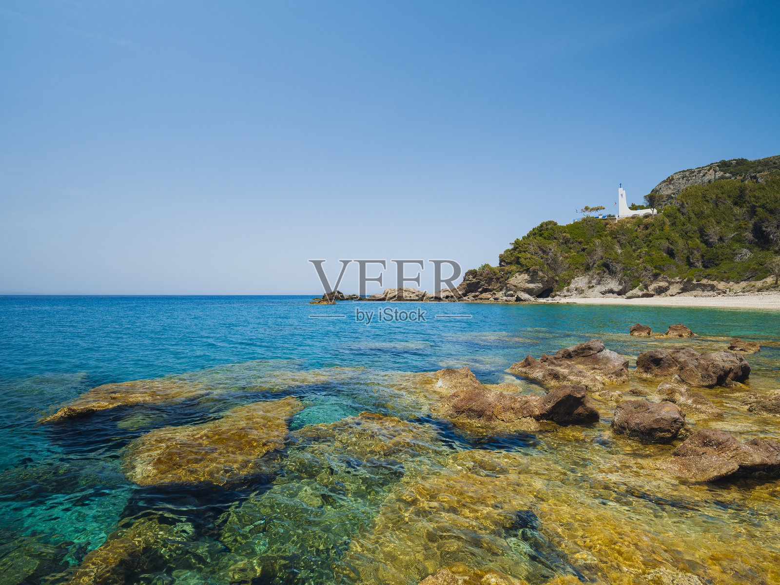 萨摩斯岛波塔米海滩及碧绿海水，希腊照片摄影图片