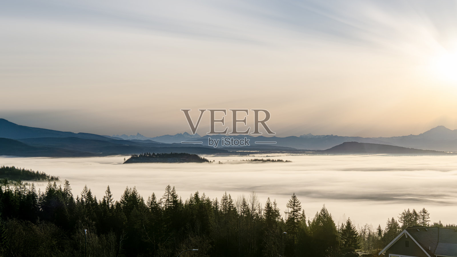 从伯克山看到的云海照片摄影图片