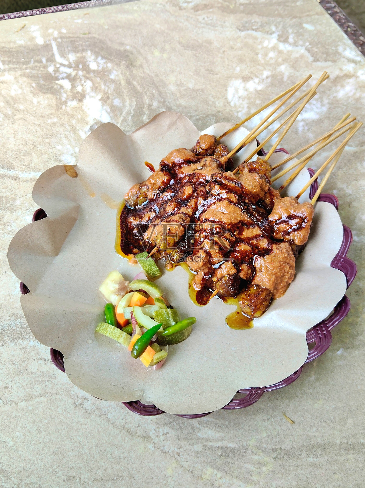 印尼特色美食，串烤肉串照片摄影图片