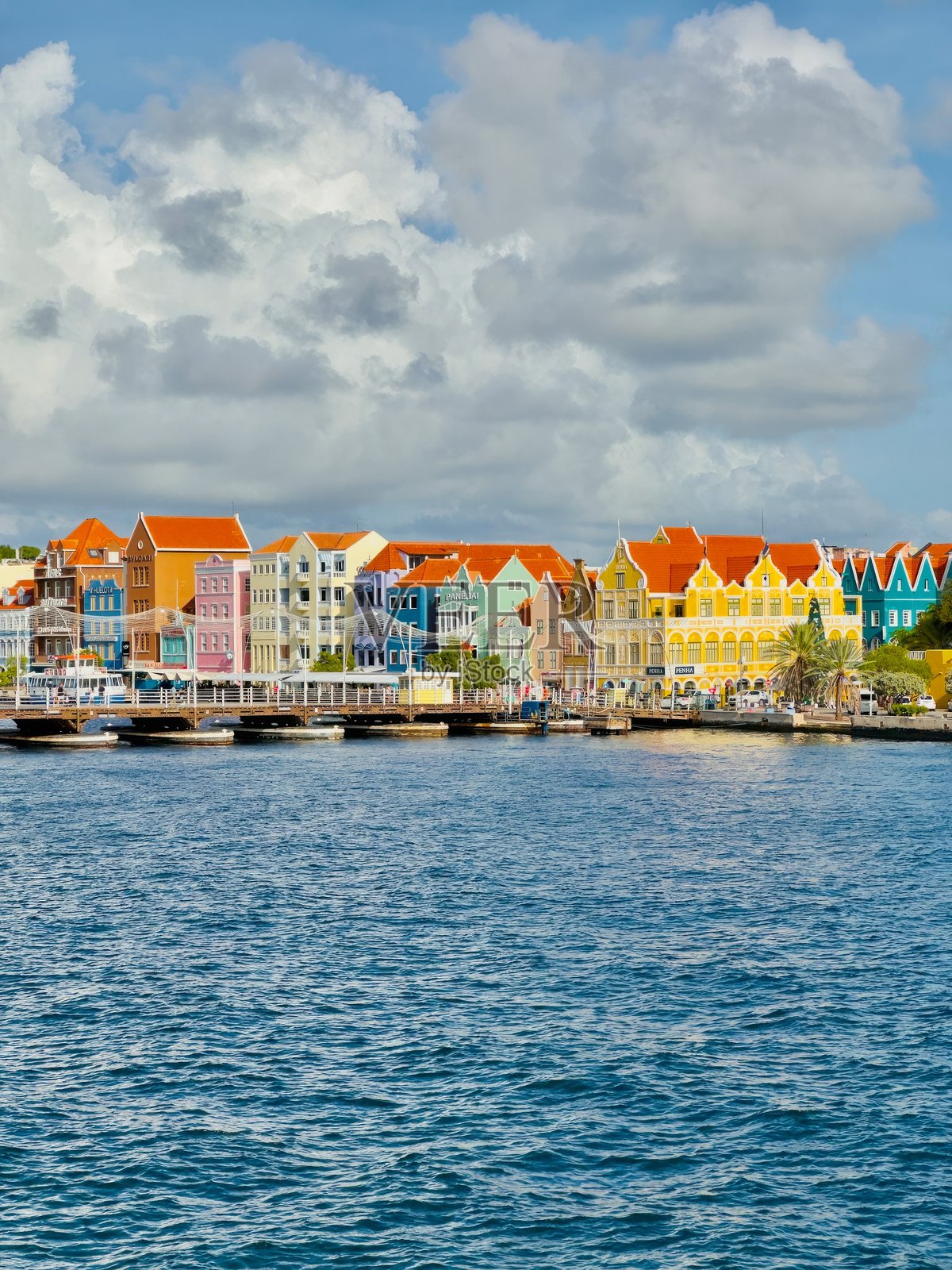 库拉索岛的彩色建筑照片摄影图片