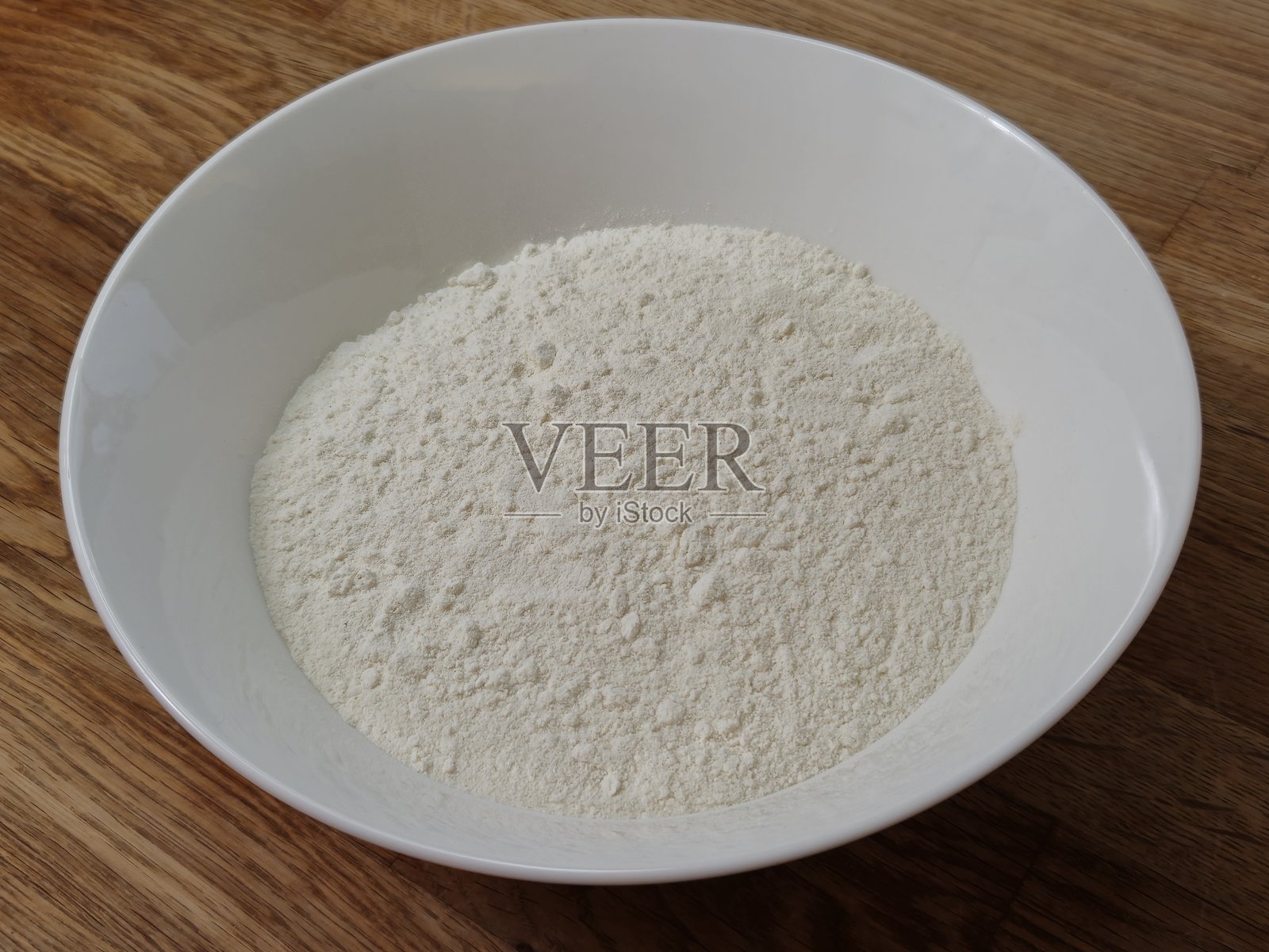 碗里的面粉照片摄影图片