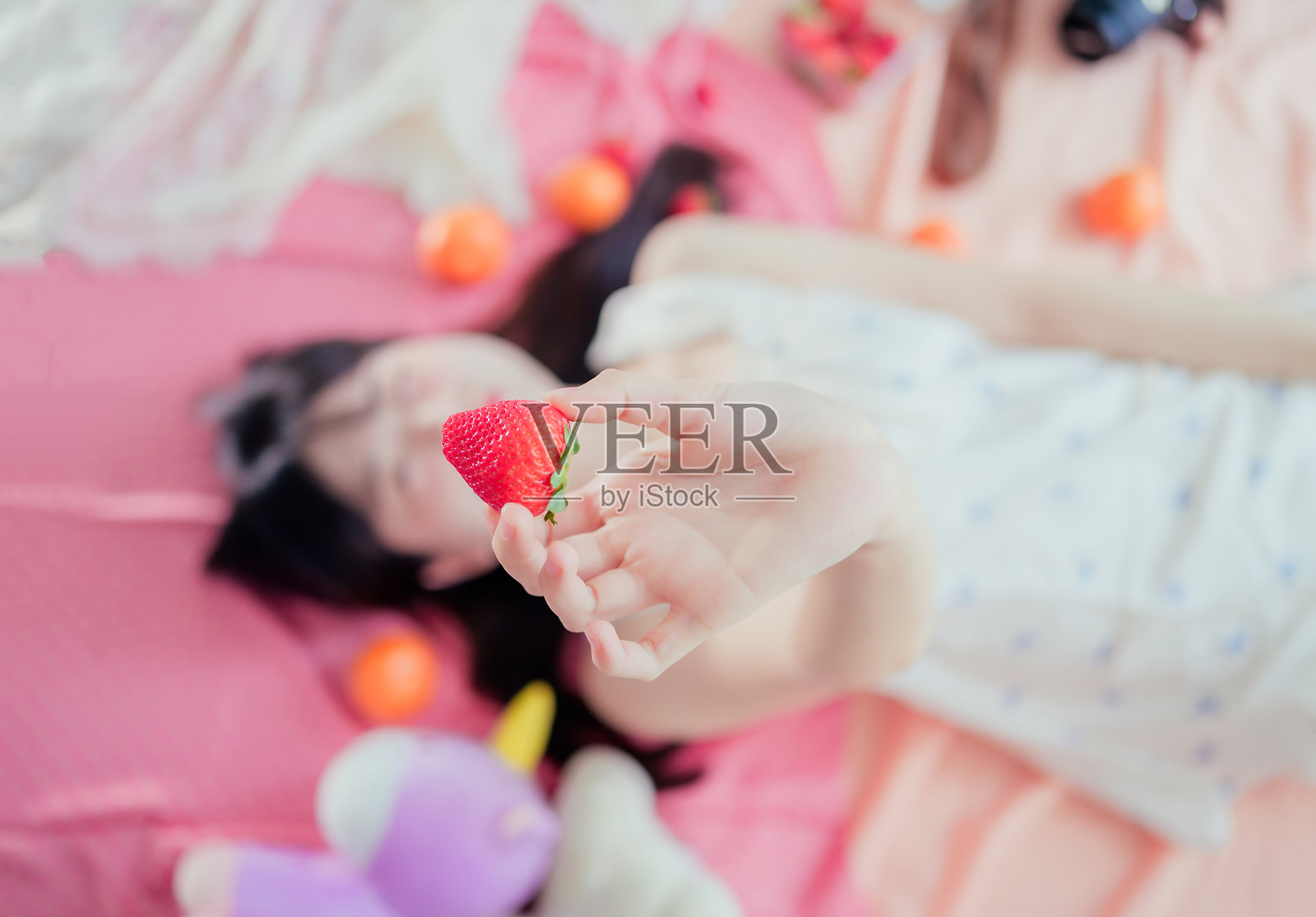 一位美丽的亚洲女孩照片摄影图片