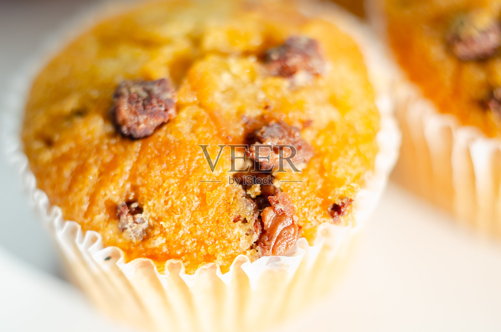 特写巧克力豆玛芬照片摄影图片