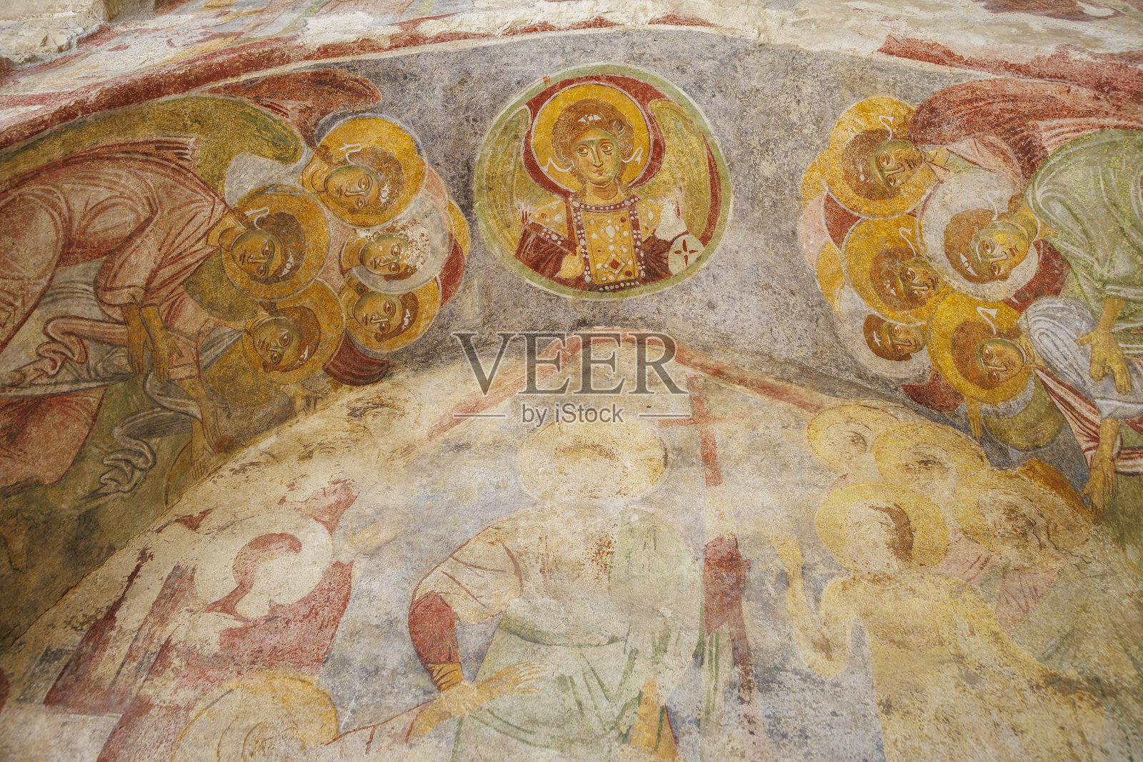 圣尼古拉斯教堂（位于德姆雷，古称利西亚的米拉）是一座建于4世纪的巴西利卡教堂，内有圣尼古拉斯的墓，他的遗骸曾存放于此直至13世纪。该教堂是联合国教科文组织认定的遗址，拥有壁画和马赛克地板。照片摄影图片