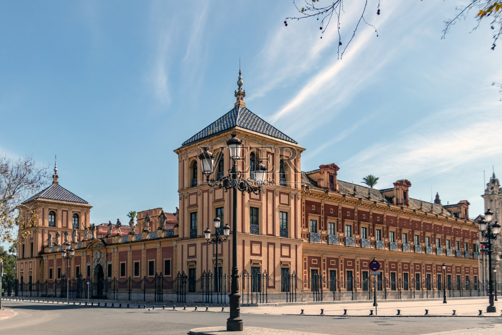 塞维利亚圣特尔莫宫，西班牙照片摄影图片