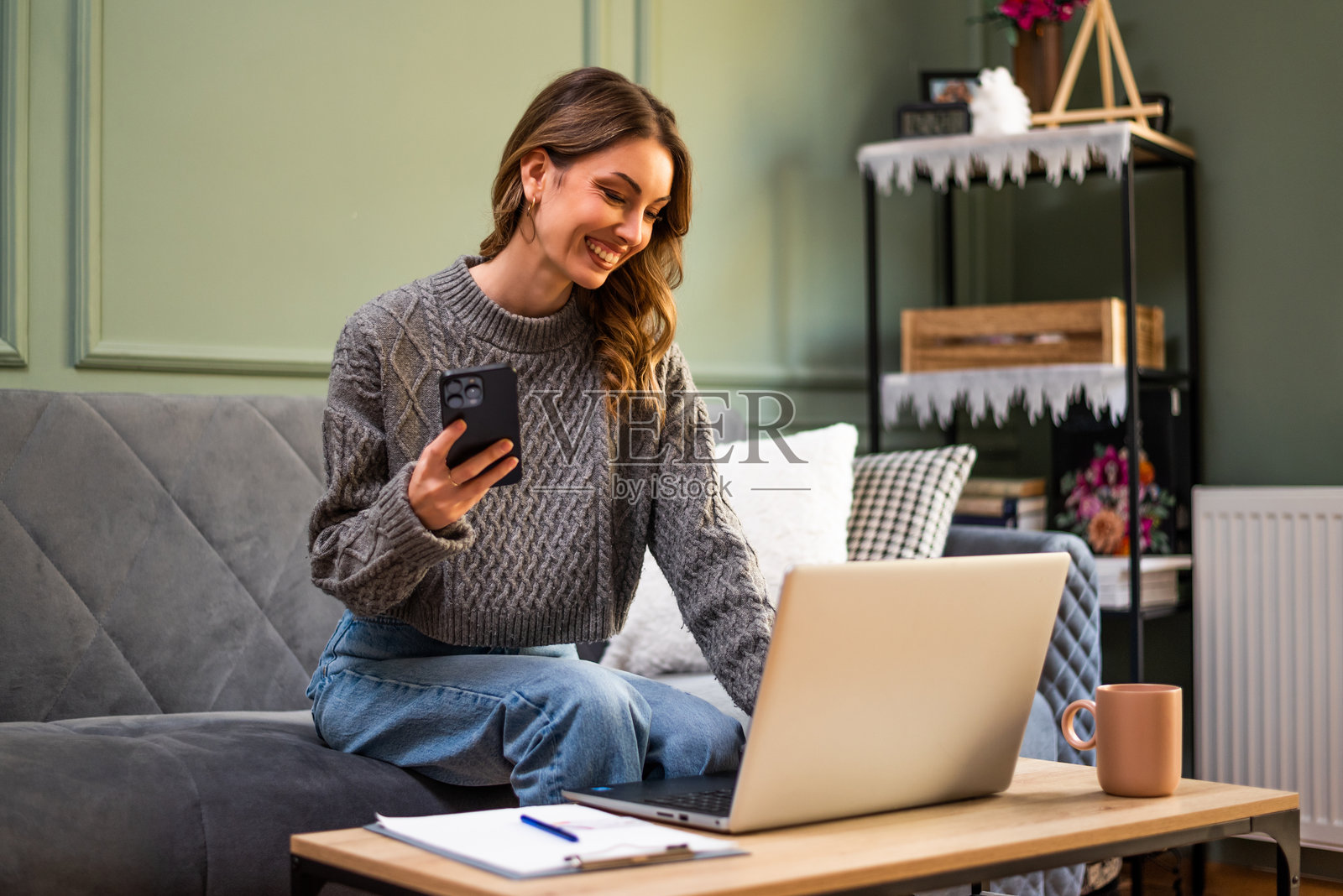 家庭预算会计照片摄影图片