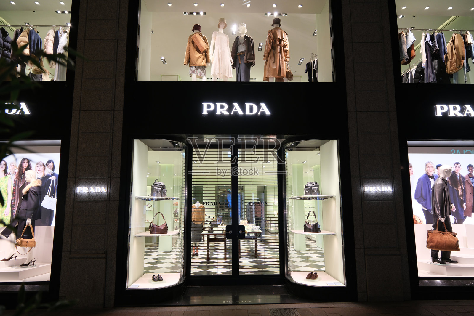 瑞士普拉达 (PRADA) 大型门店外观照片摄影图片